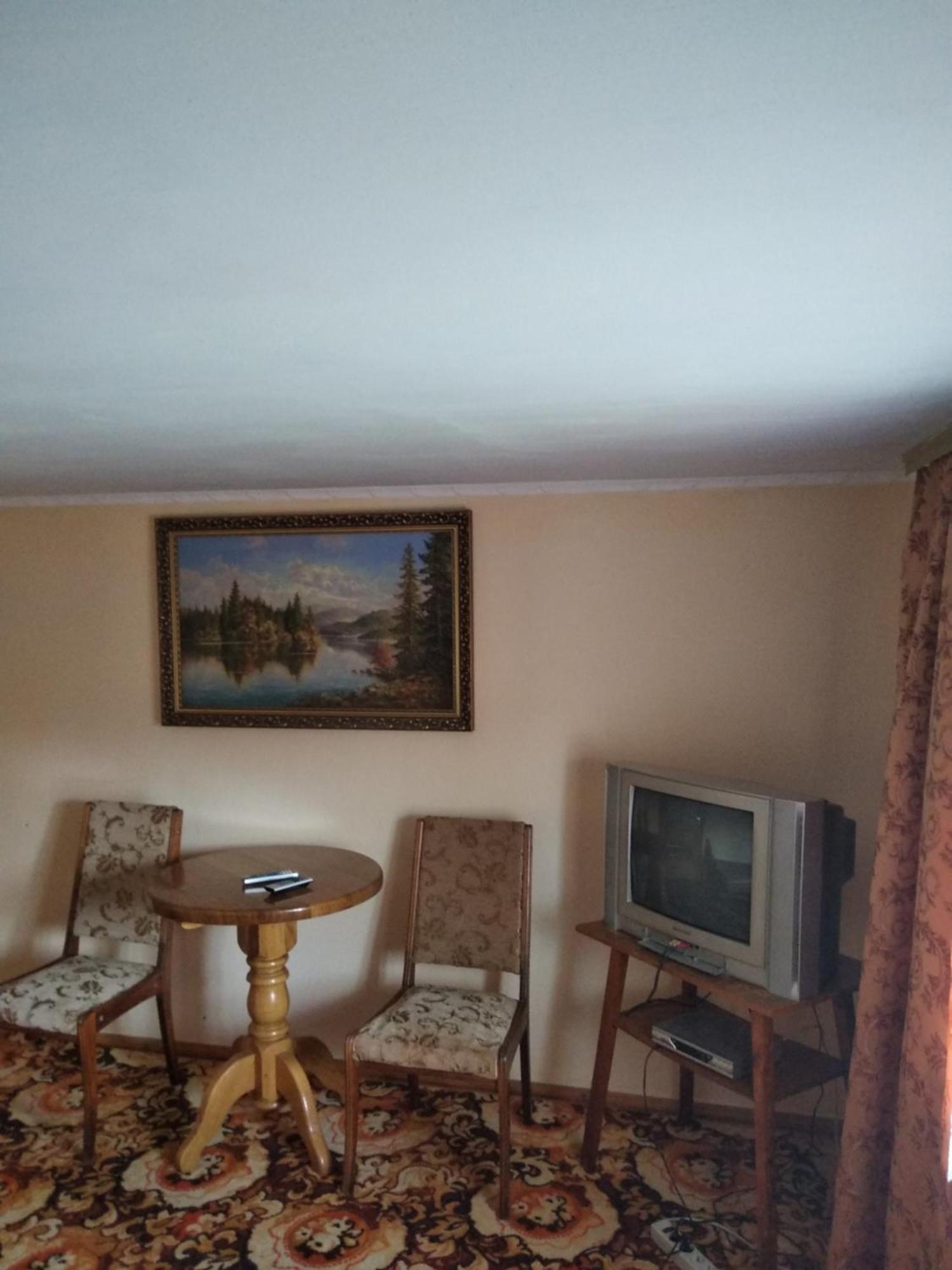 Shelter Pid Lypamy Villa Mykulychyn Room photo